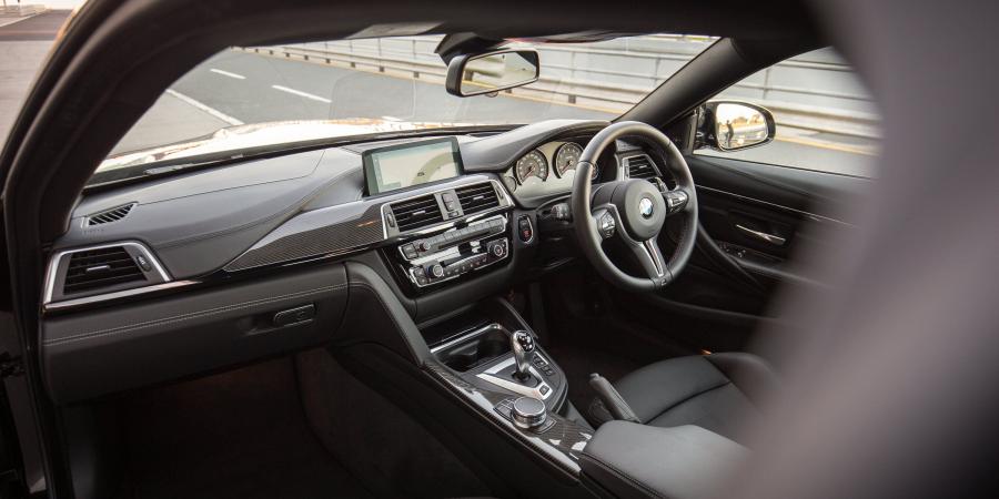 Торпедо BMW M4 Coupe Competition Package (F82) 2017 года  (AU) (фото 5 из 15)